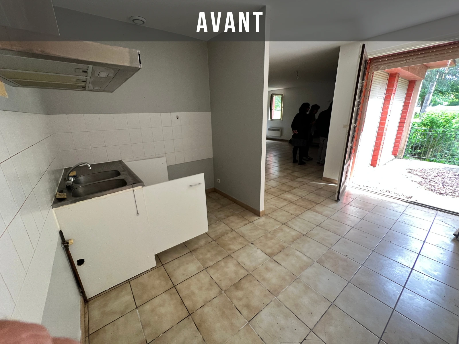 Cuisine gîte de la Labruguière avant travaux