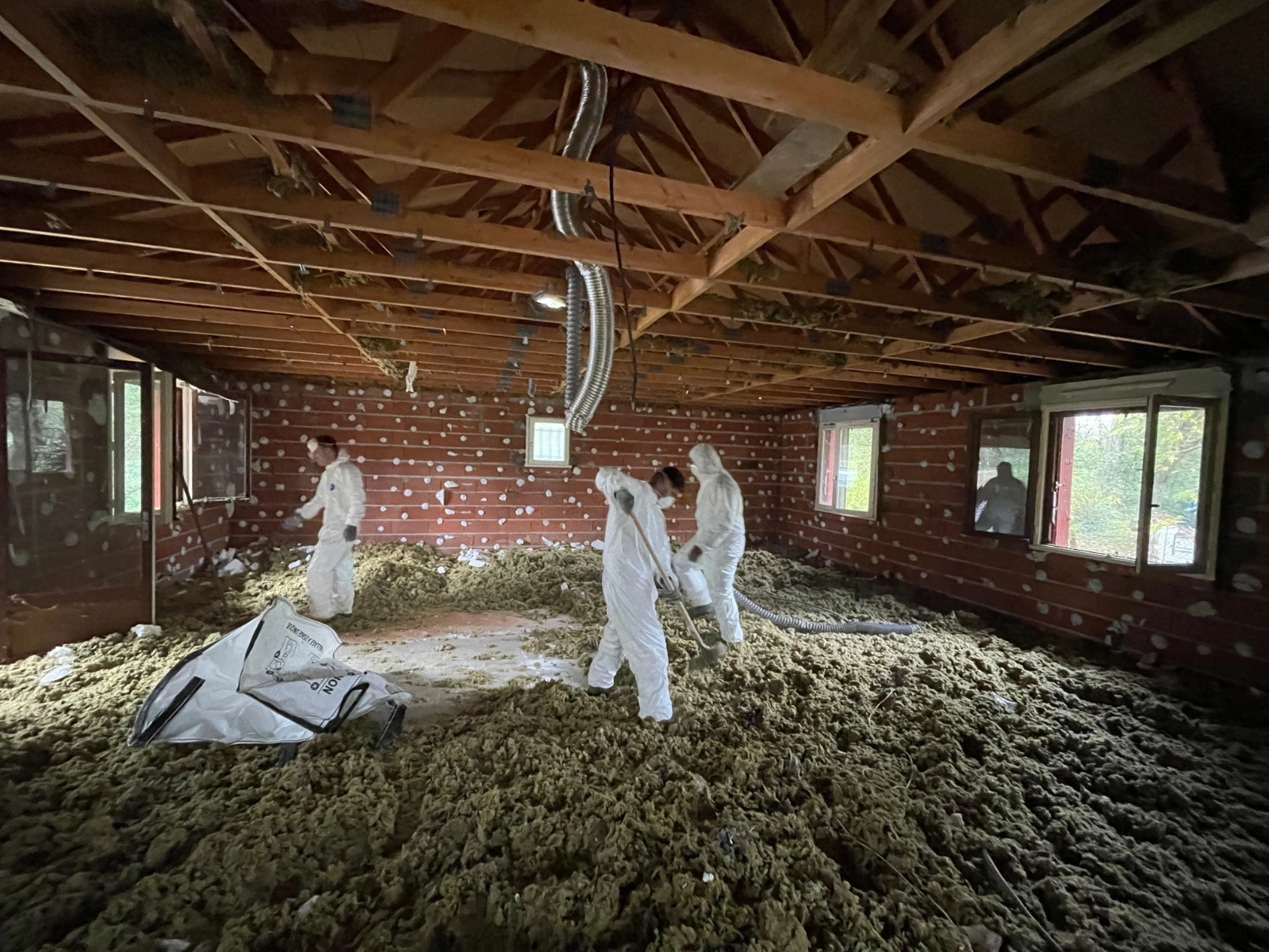 rénovation énergétique isolation plafond gîte Labruguière