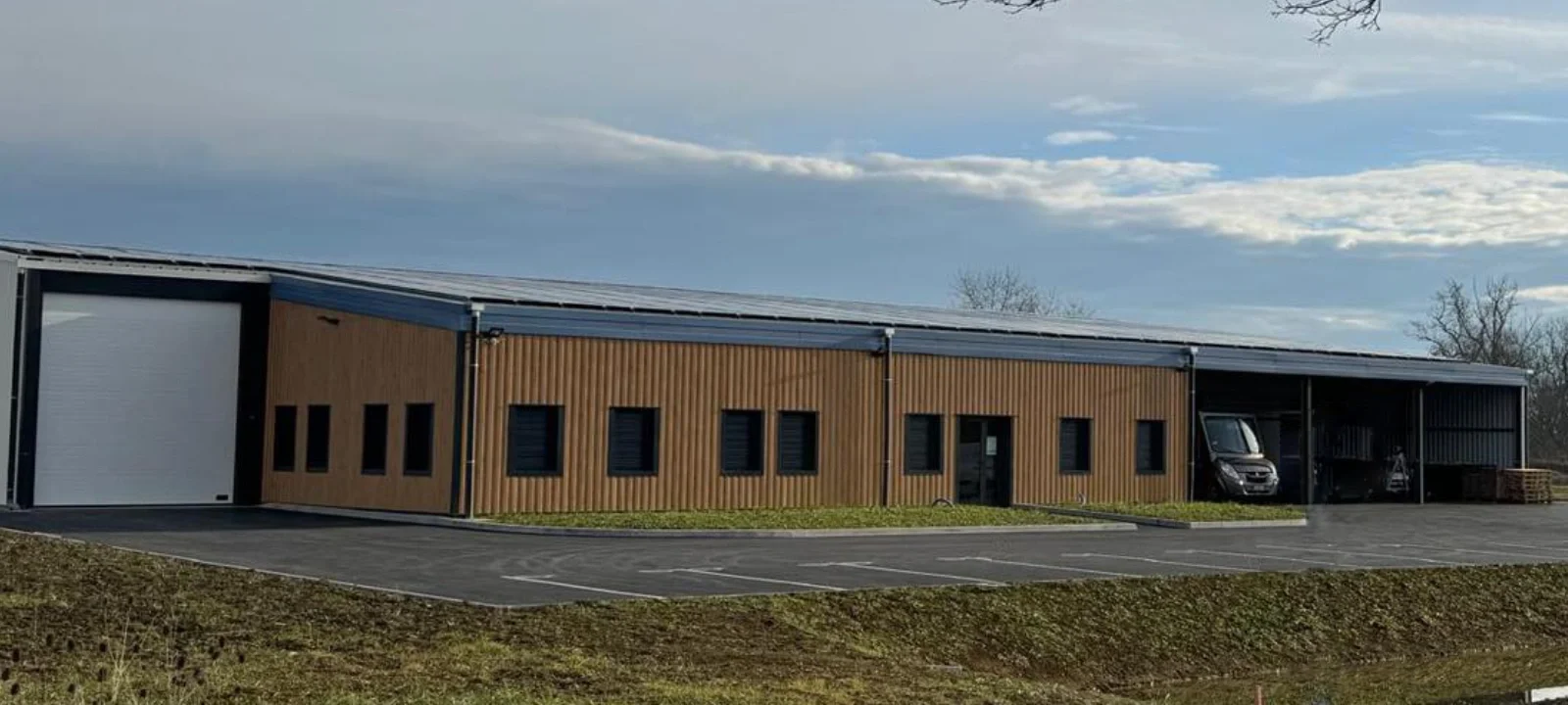 laiterie marzac revel bardage acier semblant bois